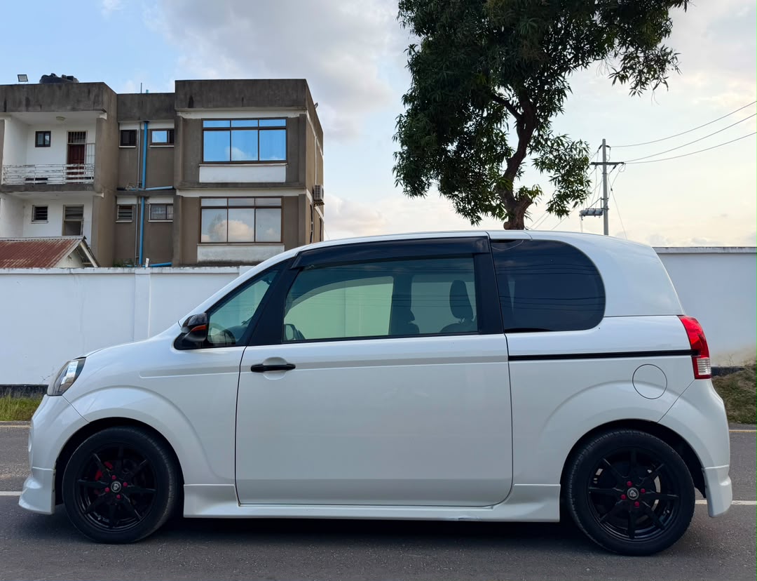 Toyota Porte thumbnail 7